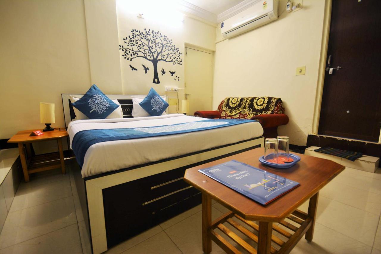 Oyo Hotel Blue Diamond Ahmedabad Buitenkant foto