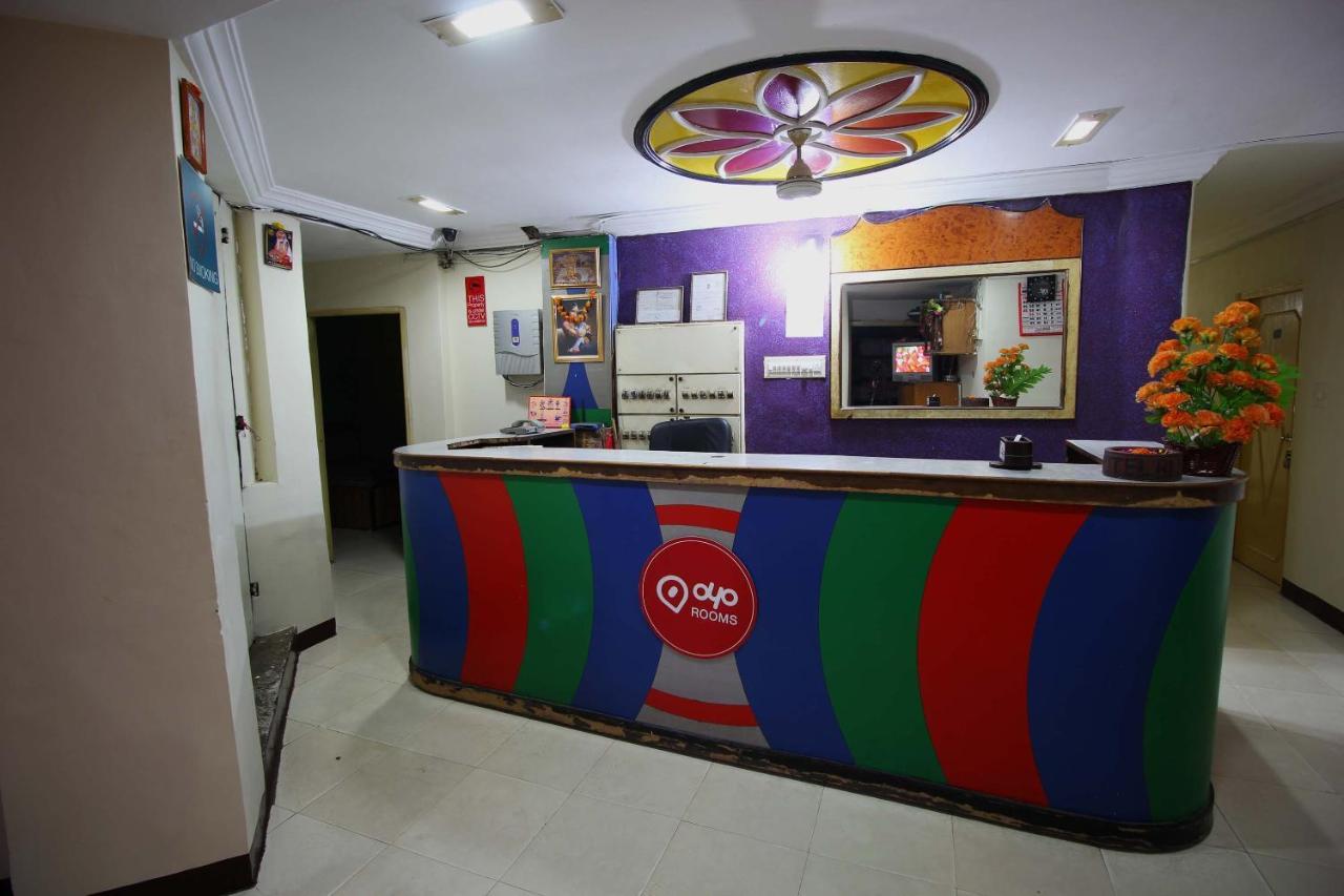 Oyo Hotel Blue Diamond Ahmedabad Buitenkant foto